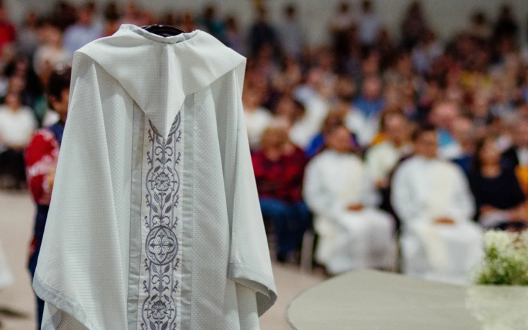 Obispado de Málaga aparta “de sus tareas sacerdotales” a cura acusado de acoso