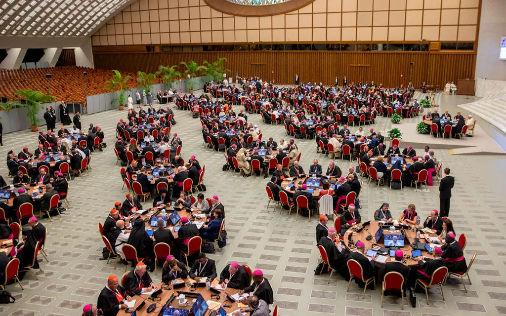 Mons. Chaput explica al Sínodo cuáles son los problemas más difíciles que enfrenta hoy la Iglesia