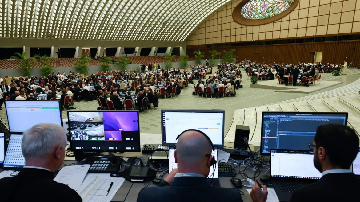 Comisión Pontificia pide al Sínodo un compromiso con víctimas de abuso en la Iglesia