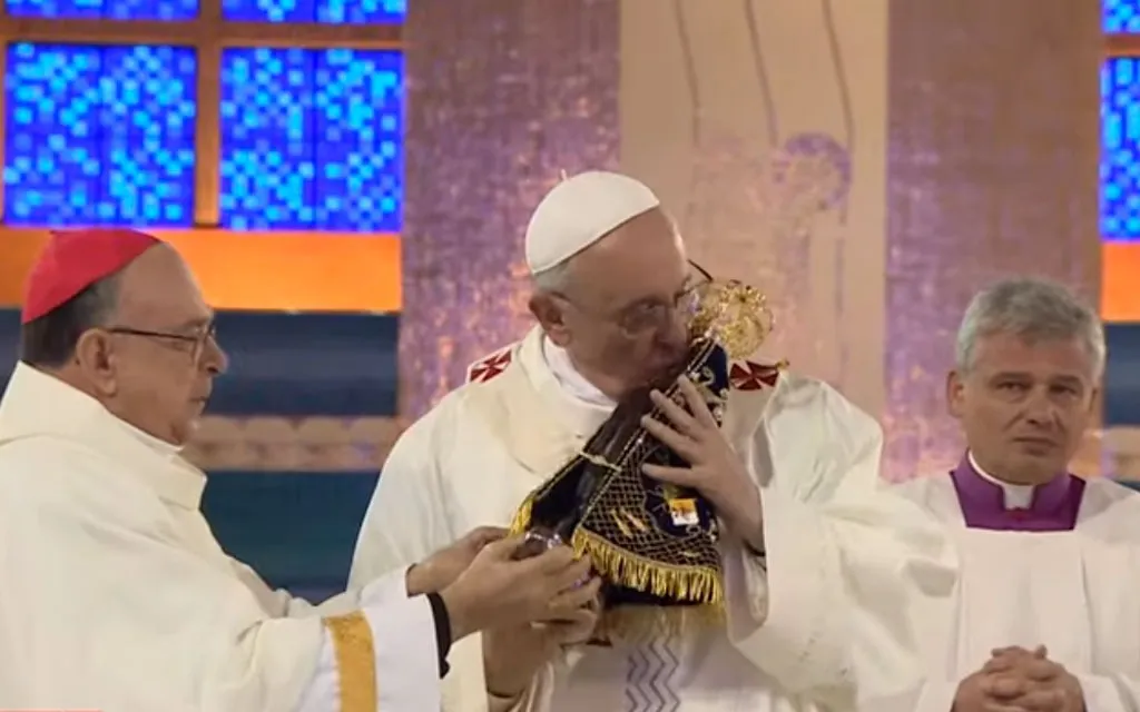 En la fiesta de Nuestra Señora Aparecida, el Papa Francisco bendice a Brasil