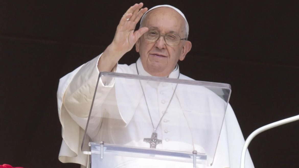 El Papa Francisco se reúne con grupo LGBT antes acusado por el Vaticano de causar “confusión”
