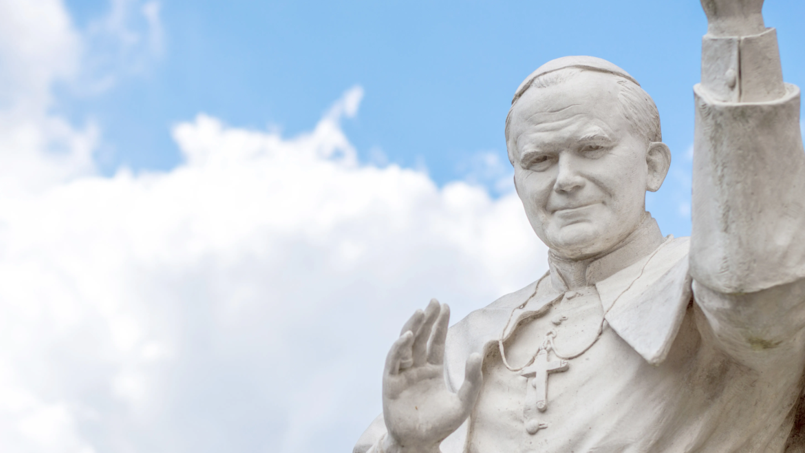 Conoce 5 de los apelativos más recordados de San Juan Pablo II