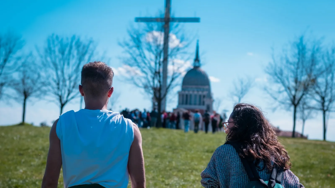 El mayor éxito en la vida es llegar a la santidad, asegura Obispo