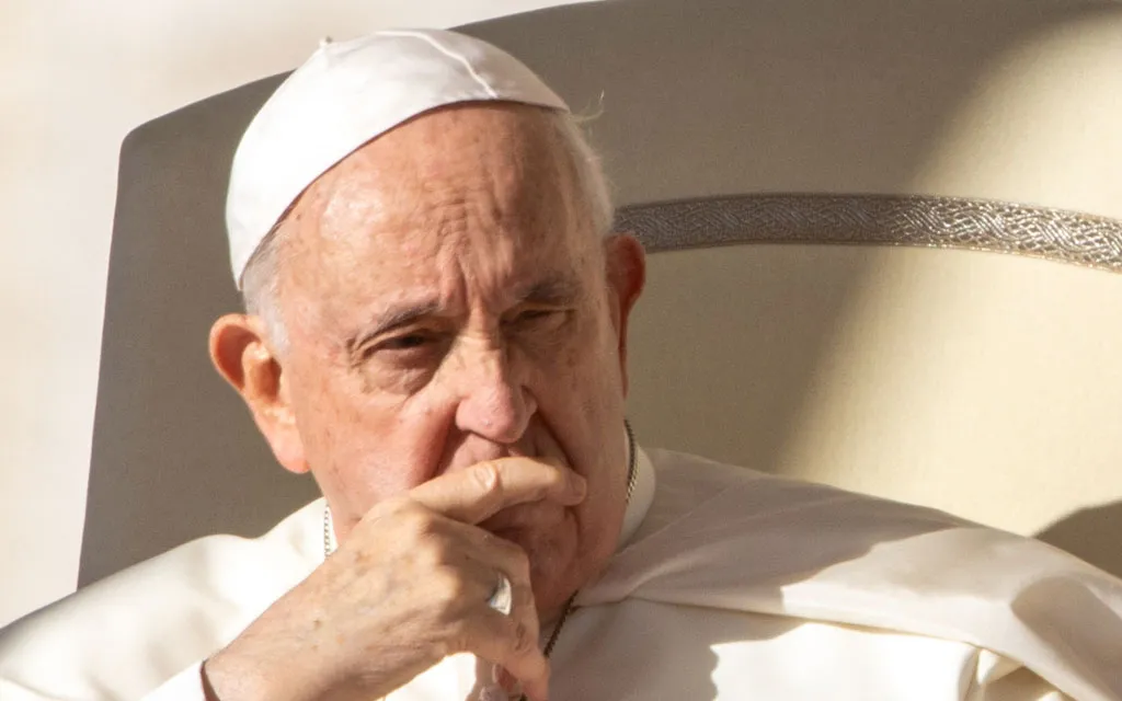 Papa Francisco: La violencia contra la mujer es “hierba venenosa” que debe eliminarse de raíz