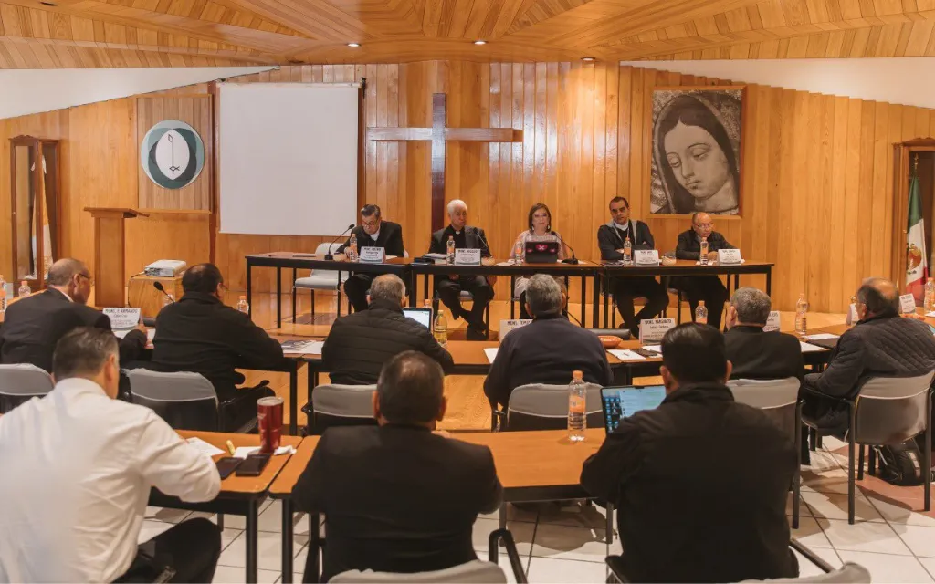 Obispos se reúnen con aspirantes a la presidencia de México