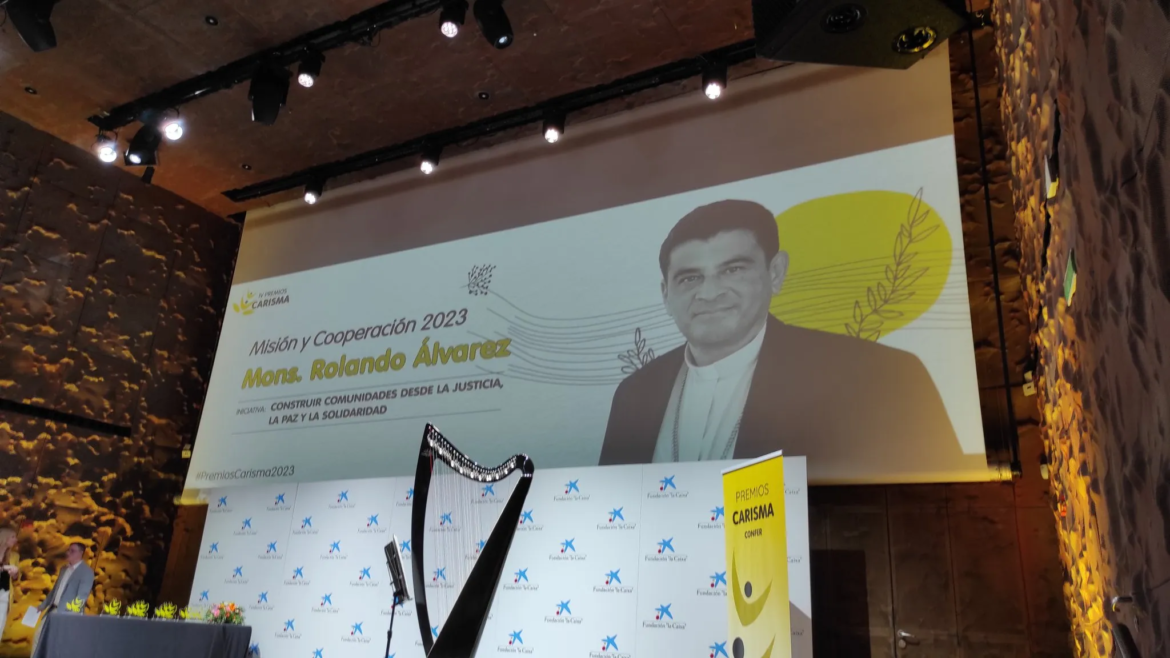 Premian a Mons. Rolando Álvarez en el día de su cumpleaños 57