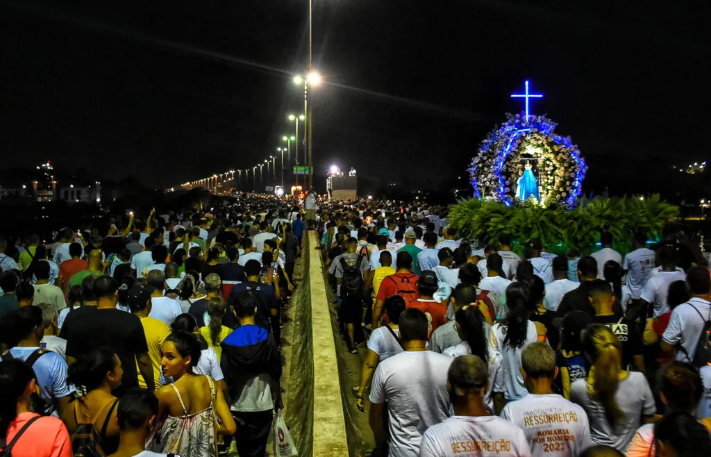Tradicional peregrinación mariana reúne a más de 500 mil fieles en Brasil
