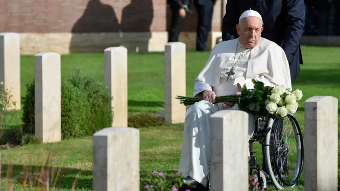 Día de los fieles difuntos: El Papa Francisco pide que “los hombres no se maten más” en guerras
