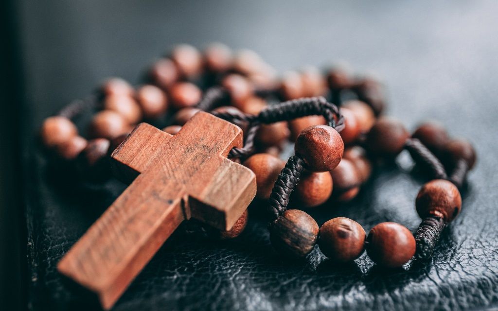 ¿Qué hacer con objetos bendecidos cuando se rompen o desgastan?