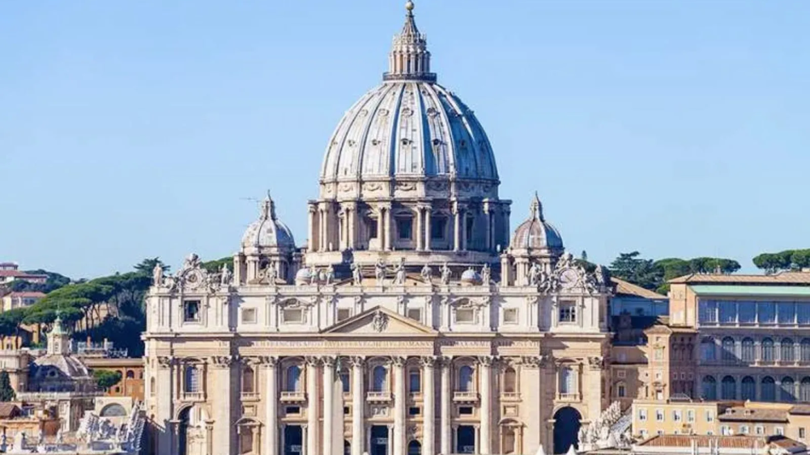 Vaticano: Sacerdotes pueden bendecir a parejas del mismo sexo sin aprobar su estilo de vida