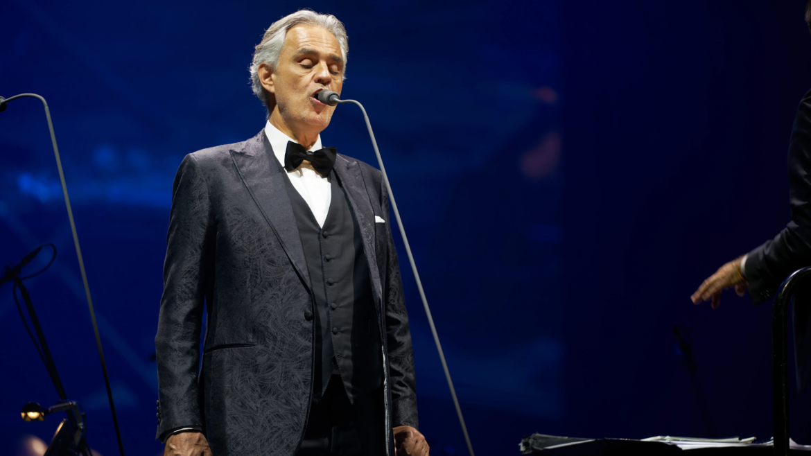 Andrea Bocelli y su hijo Matteo estrenan videoclip del clásico villancico “O Holy Night”