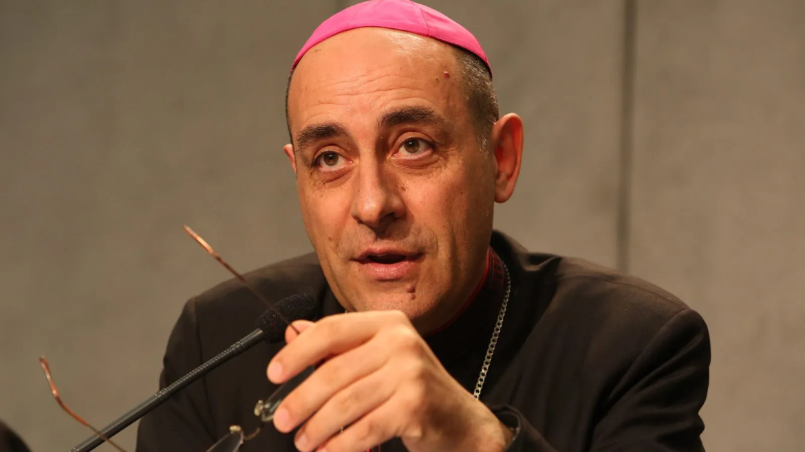 Cardenal Fernández: “Es propio de cada obispo” discernir sobre la aplicación de Fiducia supplicans