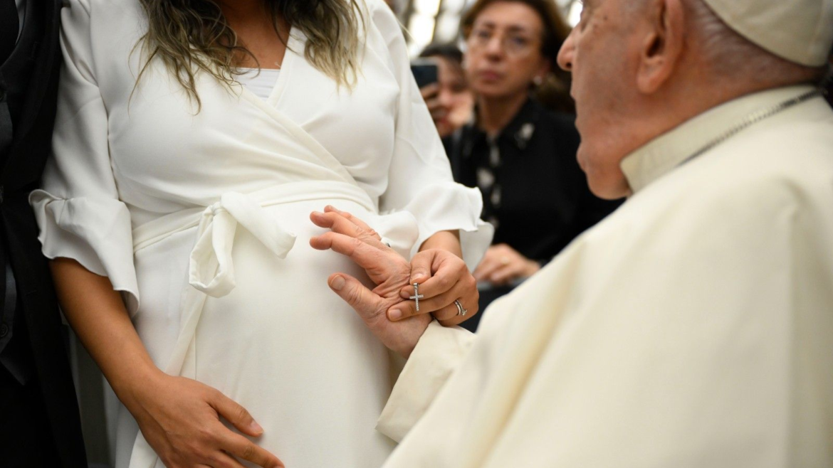 El Papa Francisco denuncia la matanza de inocentes en el vientre materno