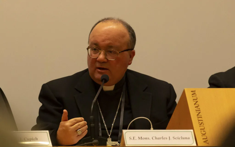 Alto funcionario del Vaticano defiende celibato opcional y Fiducia supplicans