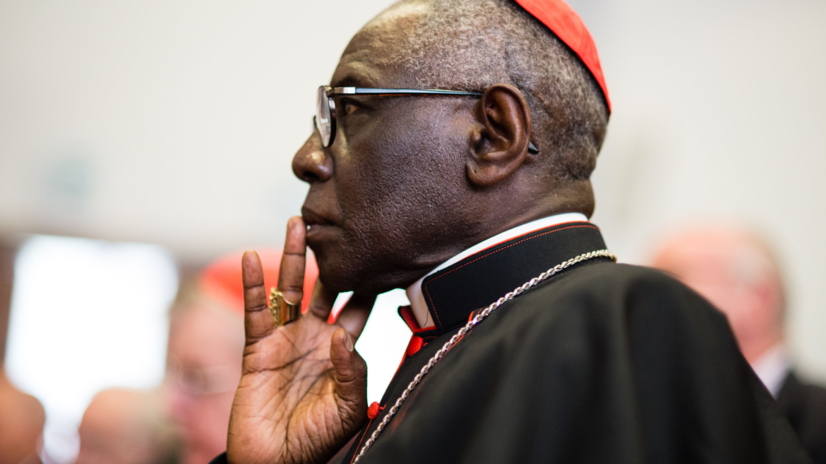 Cardenal Sarah respalda “firme oposición” a Fiducia supplicans de la Iglesia Católica en África