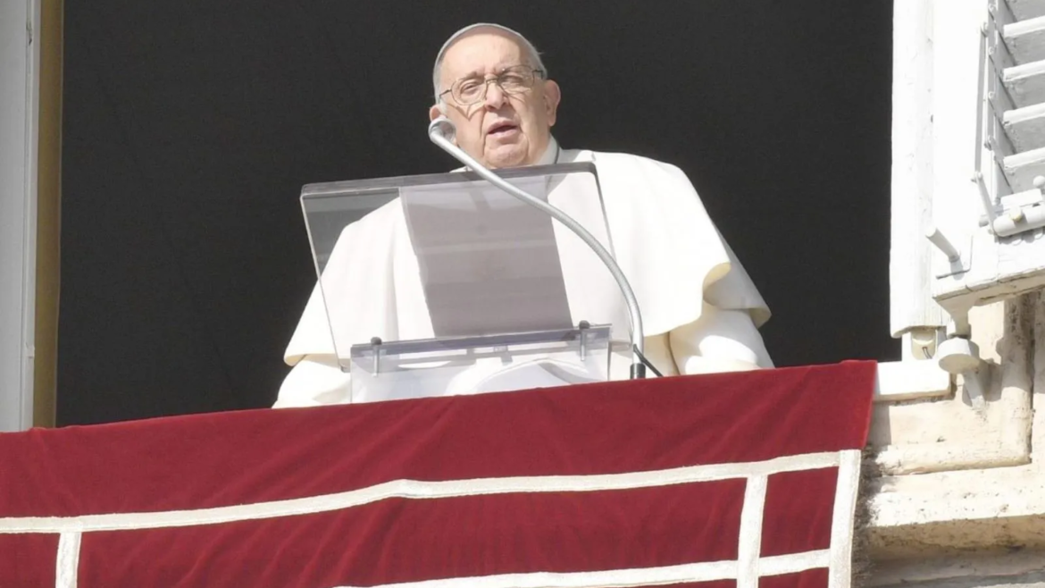 El Papa Francisco reza por quienes sufren por las guerras en el mundo