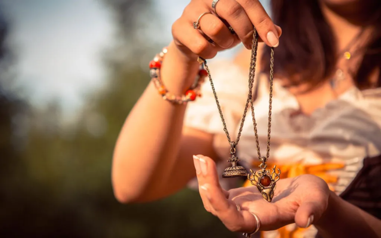 La Iglesia Católica no bendice objetos mágicos, advierte sacerdote mexicano