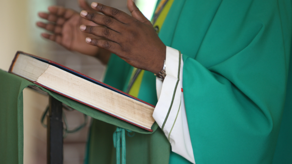 Liberan a 2 sacerdotes misioneros secuestrados en Nigeria