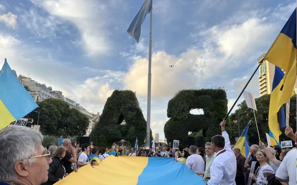 A 2 años del inicio de la guerra, la comunidad ucraniana rezó en Buenos Aires