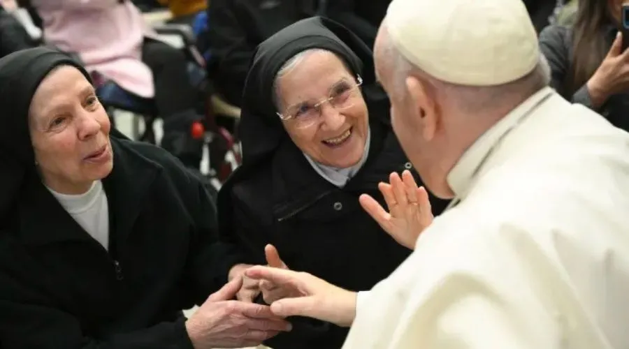 El Papa Francisco pide desvelar el papel de la mujer en la Iglesia “sin presiones ni desgarros”