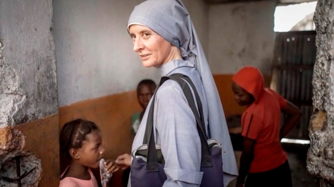 Esta monja trabaja salvando niños de la “violencia extrema” en Haití