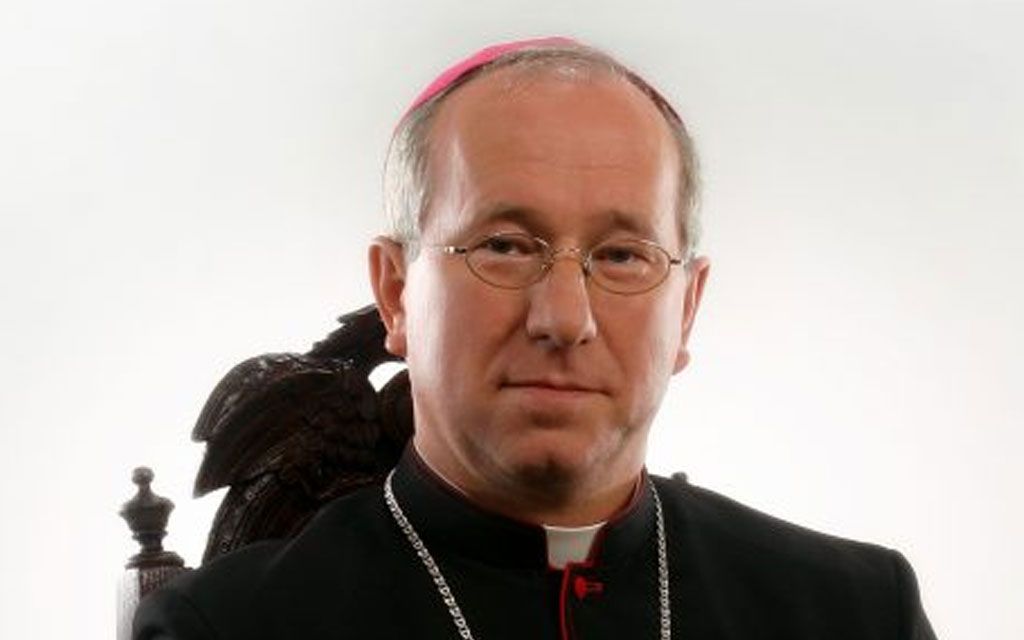 Papa Francisco acepta renuncia de obispo polaco por mal manejo de acusaciones de abusos