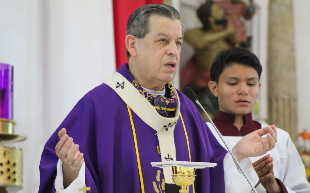 Arzobispo mexicano sufre accidente de tránsito