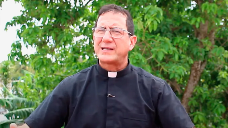 Sacerdote cubano: “El comunismo no va a sobrevivir” y “la Iglesia va a permanecer”