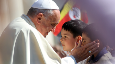 Papa Francisco a los niños del mundo: “Para ser realmente felices es necesario rezar”