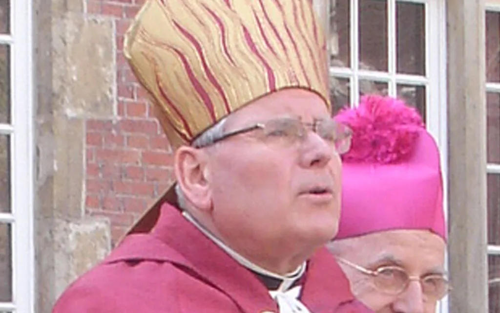 El Papa Francisco expulsa del estado clerical a obispo belga culpable de abusos