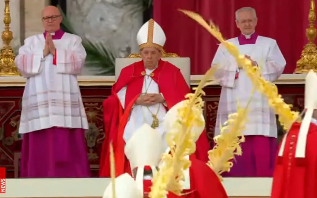 El Papa Francisco preside en el Vaticano una Misa sin homilía en Domingo de Ramos