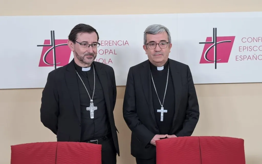 Mons. Argüello llama a los laicos a ser vanguardia de la Iglesia Católica en España