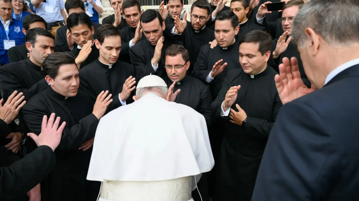 El Papa Francisco da 3 consejos a sacerdotes de América Latina