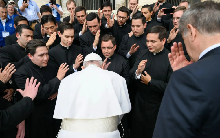 El Papa Francisco da 3 consejos a sacerdotes de América Latina