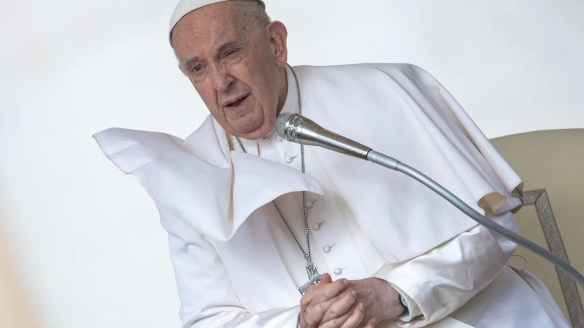 El Papa Francisco advierte que un cristiano sin valor es un cristiano inútil: Dios es nuestro escudo