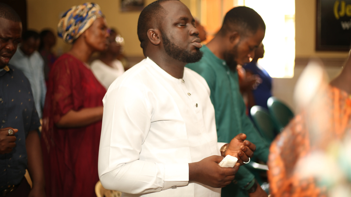 Más de 700 bautizados en Nigeria durante la Pascua 2024 a pesar del aumento de ataques contra cristianos