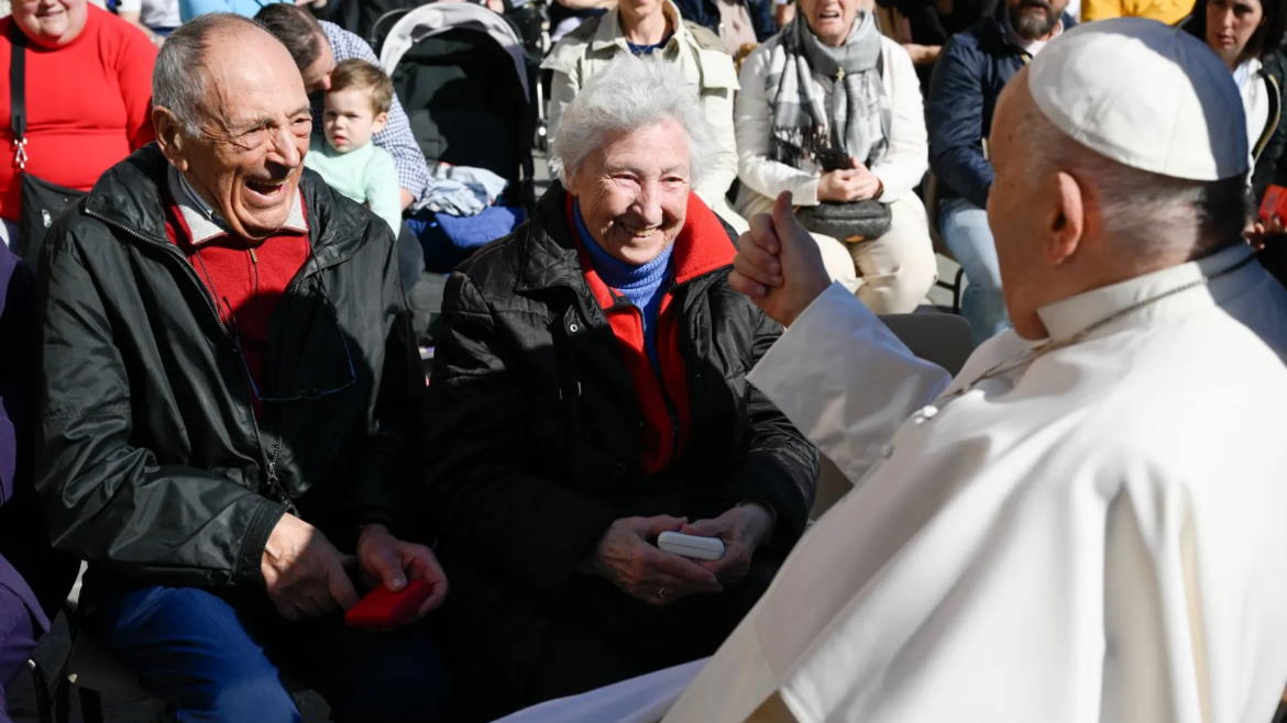 El Papa Francisco se encontrará con miles de abuelos y sus nietos en el Vaticano
