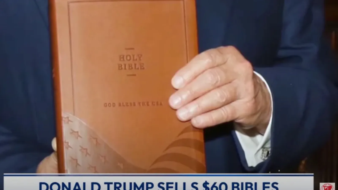 Trump y la venta de la Biblia: ¿Un mensaje sincero o un “malentendido” sobre la fe?