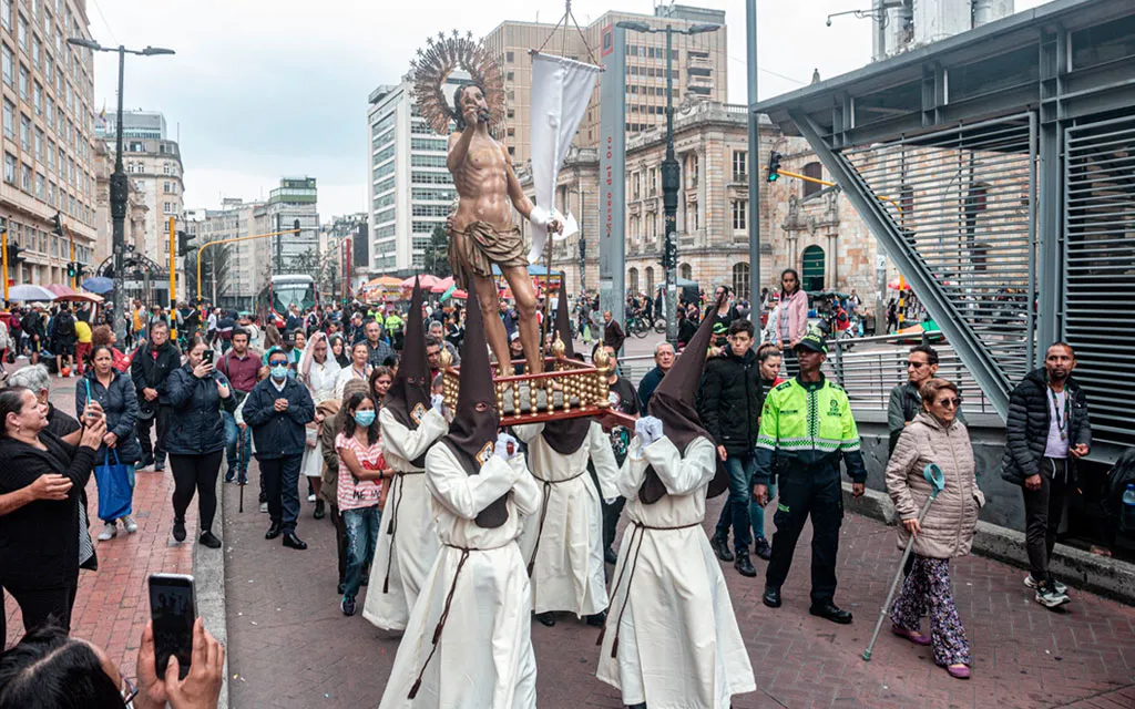 FOTOS: Las procesiones de tipo tradicional volvieron a recorrer el centro de Bogotá durante la Semana Santa 2024