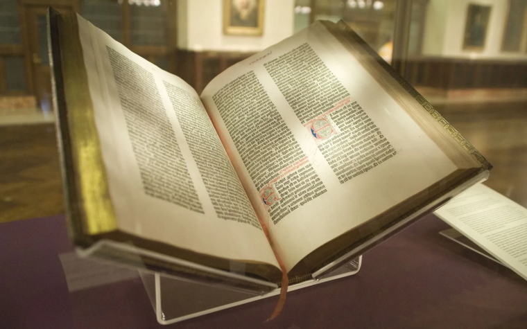 ¿Sabías que el primer libro impreso por Gutenberg no fue la Biblia?