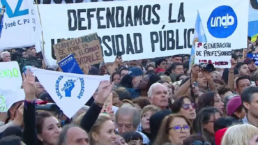 Tras masiva marcha en Argentina, obispo recuerda que la educación pública es “un bien de todos”