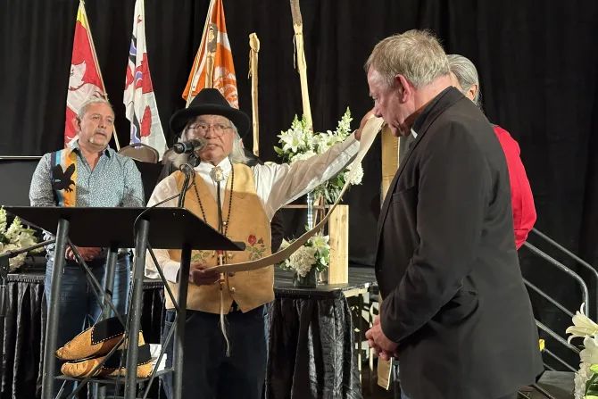 La Iglesia Católica firma un “pacto sagrado” de reconciliación y sanación con pueblo indígena de Canadá