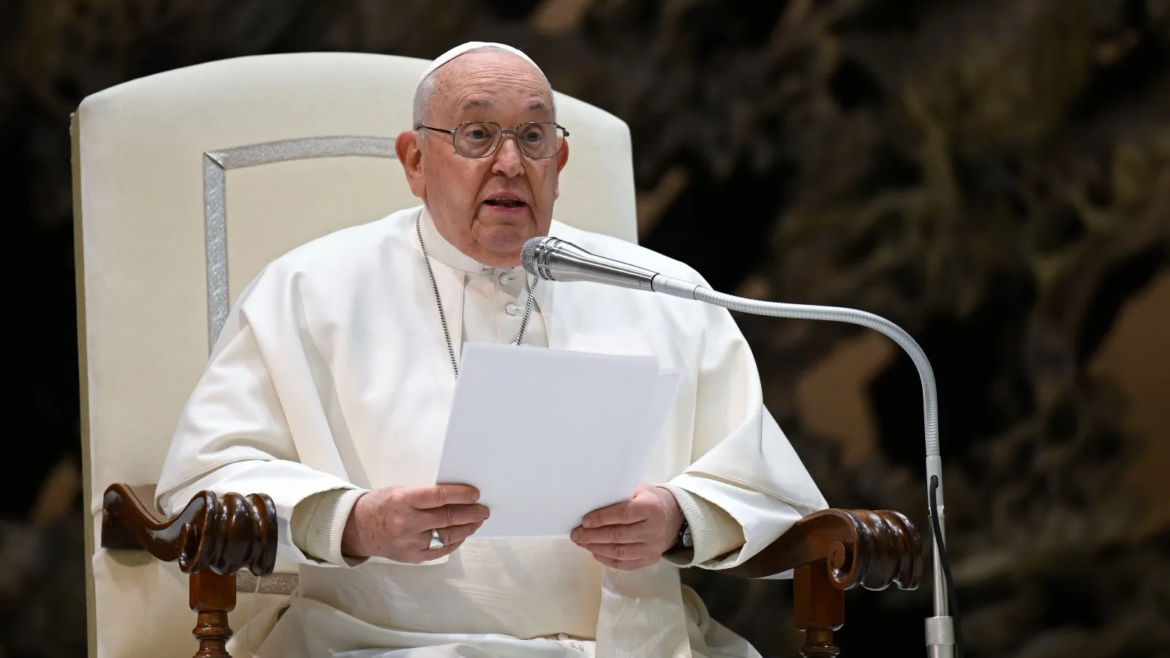 Papa Francisco: “La fe es el don más feliz, la única virtud que nos está permitido envidiar”