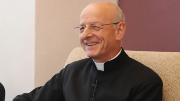 Cercanos a Pentecostés, Prelado del Opus Dei pide rezar por los nuevos estatutos de la Obra
