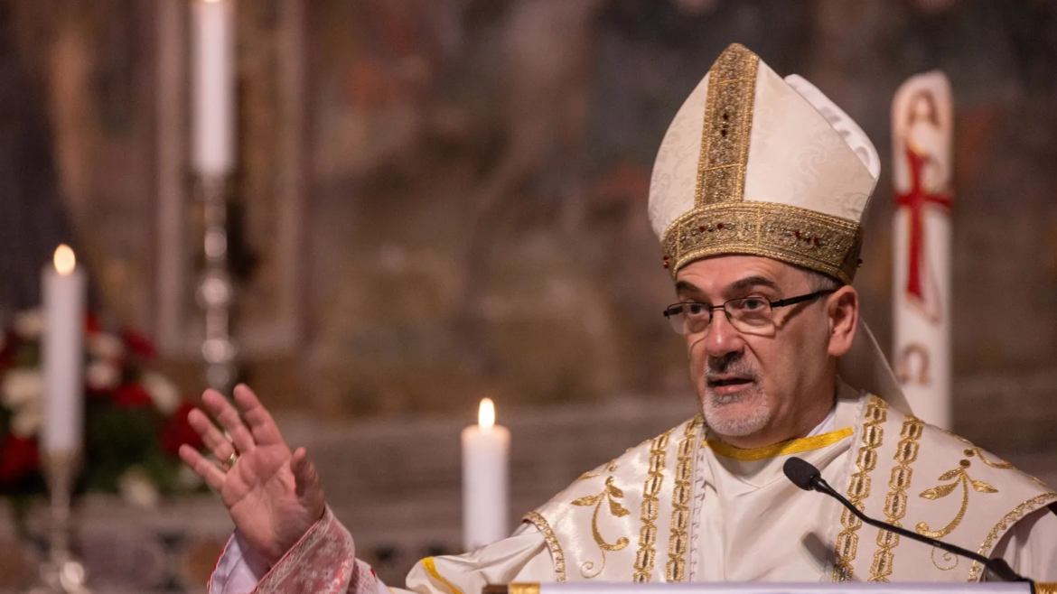 El Patriarca de Jerusalén toma posesión de su título cardenalicio tras aplazarlo por la guerra