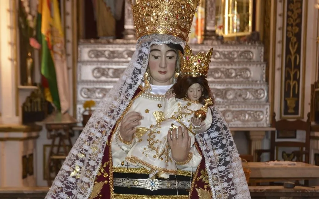 Bolivia celebra a la Virgen de Copacabana, patrona y reina del país