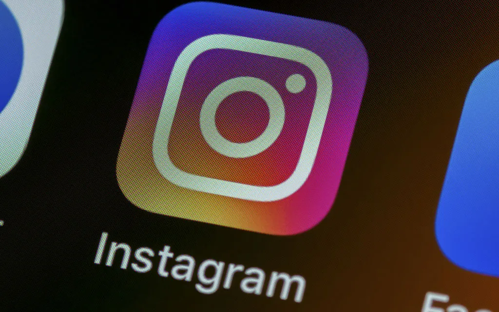 Política dispara a imagen de la Virgen y el Niño Jesús y lo comparte en Instagram: Obispos expresan condena