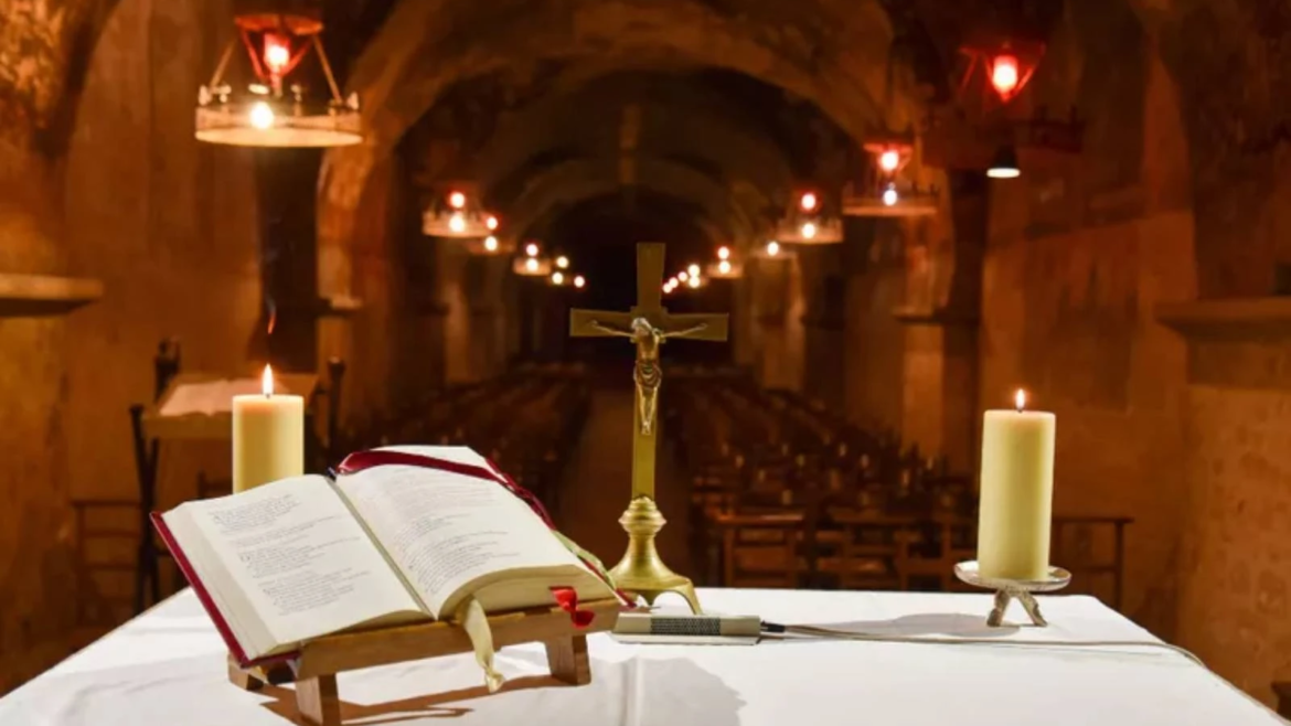 “Una Biblia hecha de piedra y cristal”: La Catedral de Chartres celebra 1.000 años
