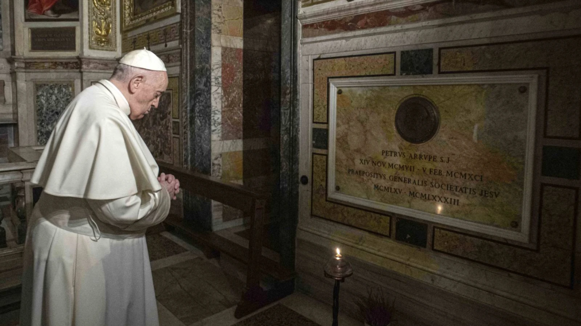 Investigación sobre canonización del P. Arrupe, mentor del Papa Francisco, comenzará pronto