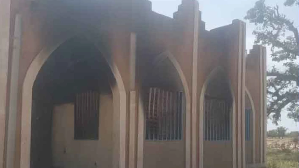Sacerdote pide orar para frenar el terrorismo que ha dejado cientos de muertos en Burkina Faso